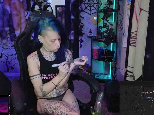ToxicDoll webcam
