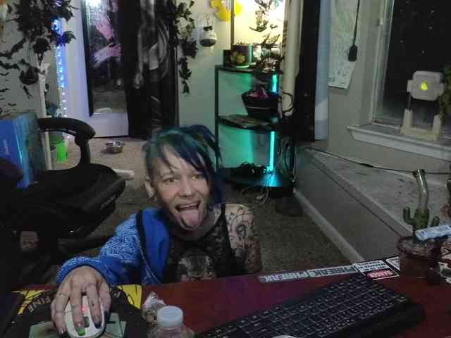 ToxicDoll webcam