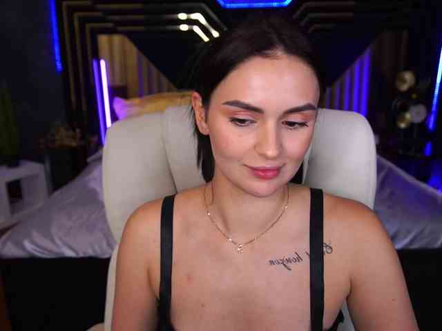 Milashaaaa webcam