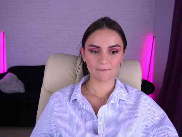 Milashaaaa webcam