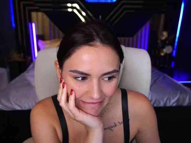 Milashaaaa webcam