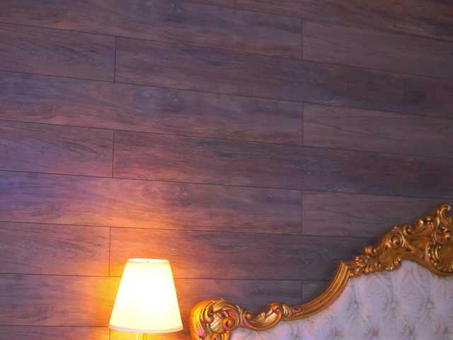 JuicyJessye's BongaCams show and profile