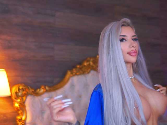 JuicyJessye from BongaCams