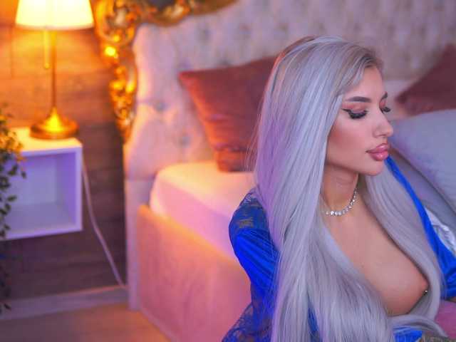 JuicyJessye's BongaCams show and profile