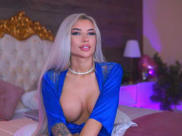 JuicyJessye's BongaCams show and profile