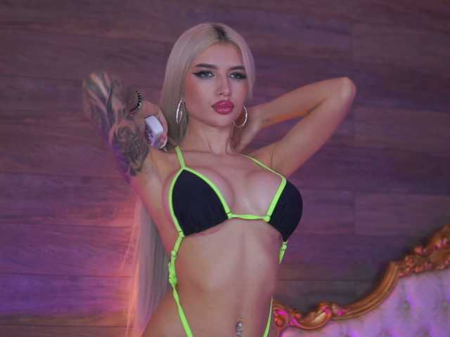JuicyJessye webcam