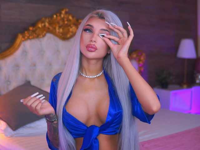 JuicyJessye's BongaCams show and profile