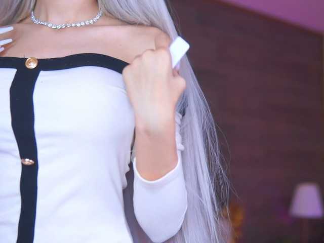 JuicyJessye's BongaCams show and profile