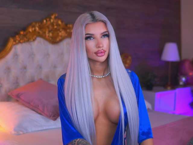 JuicyJessye's BongaCams show and profile