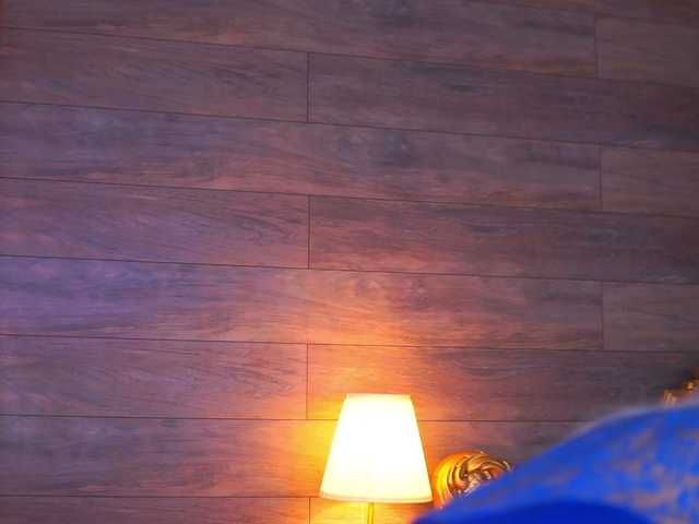 JuicyJessye's BongaCams show and profile