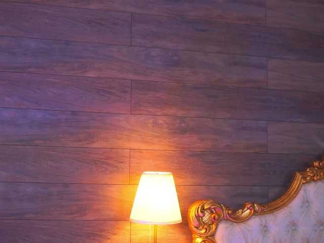 JuicyJessye's BongaCams show and profile