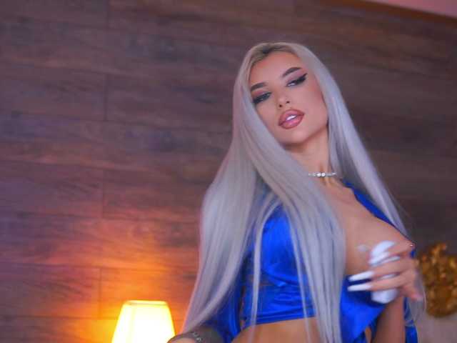 JuicyJessye's BongaCams show and profile