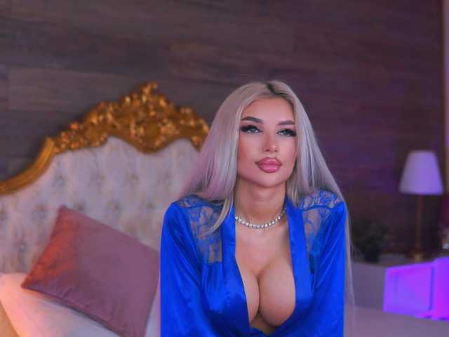 JuicyJessye's BongaCams show and profile