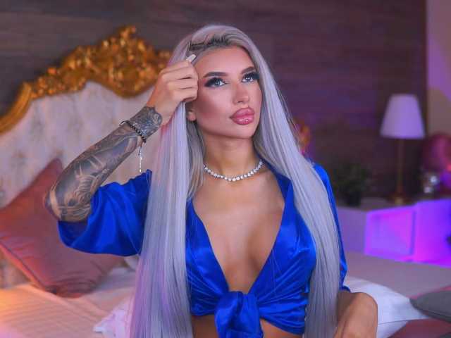 JuicyJessye's BongaCams show and profile