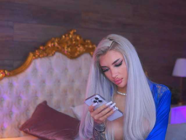 JuicyJessye from BongaCams
