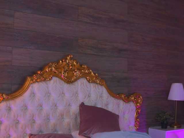 JuicyJessye's BongaCams show and profile