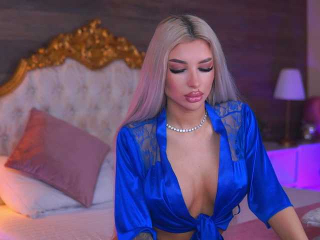 JuicyJessye's BongaCams show and profile