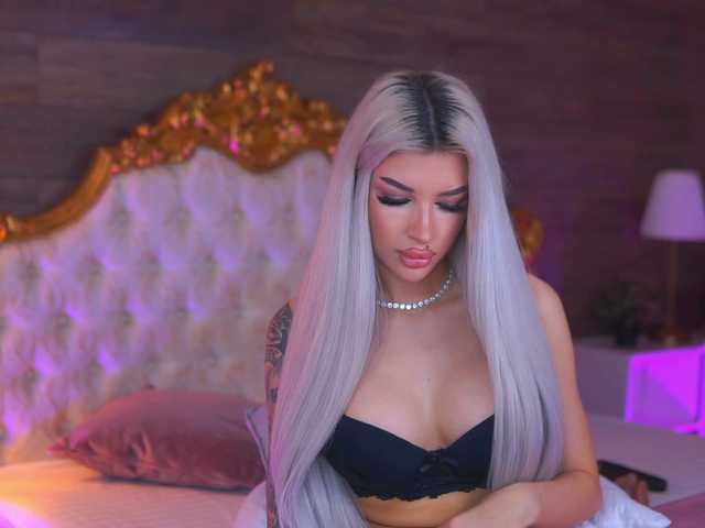 JuicyJessye's BongaCams show and profile