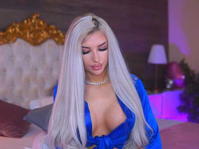 JuicyJessye's BongaCams show and profile