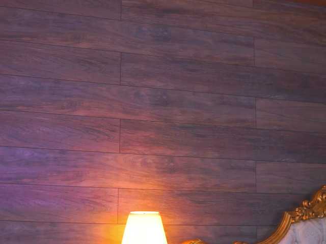 JuicyJessye's BongaCams show and profile