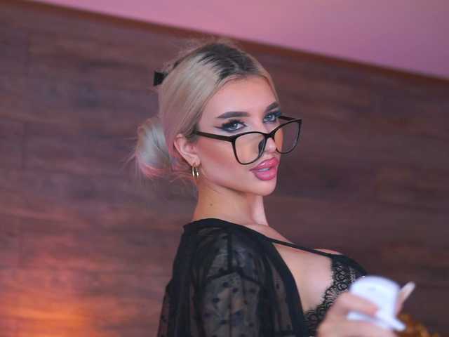 JuicyJessye from BongaCams is Freechat