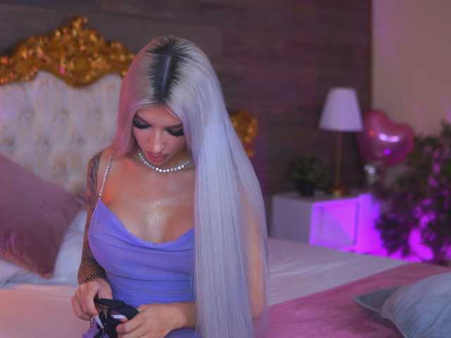 JuicyJessye's BongaCams show and profile