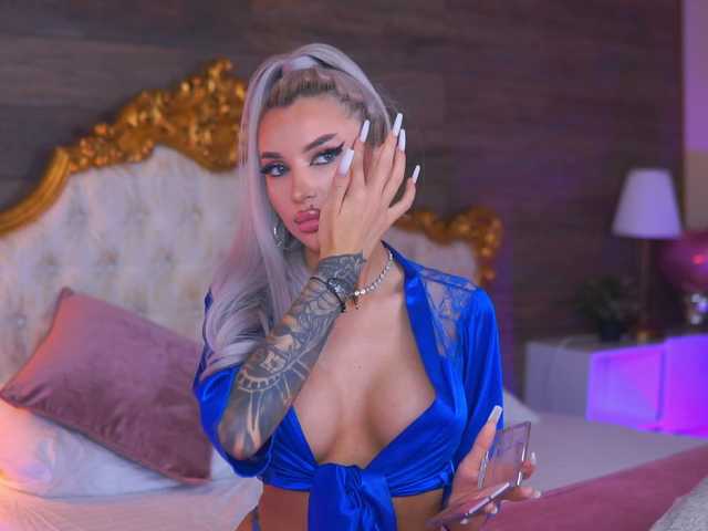 JuicyJessye's BongaCams show and profile