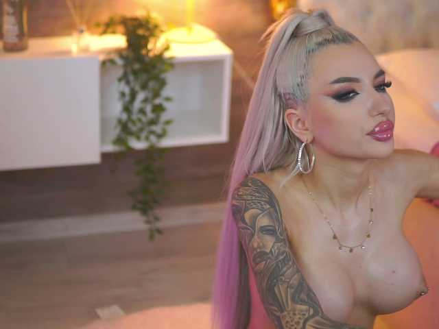  JuicyJessye chat room