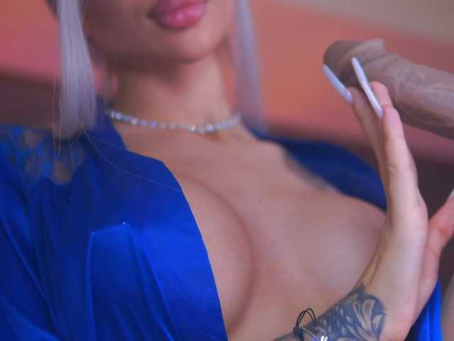 JuicyJessye's BongaCams show and profile