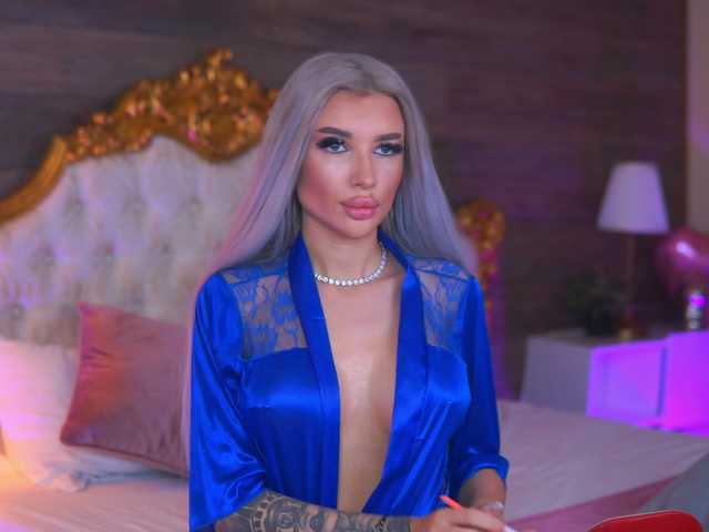 JuicyJessye's BongaCams show and profile