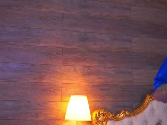 JuicyJessye's BongaCams show and profile