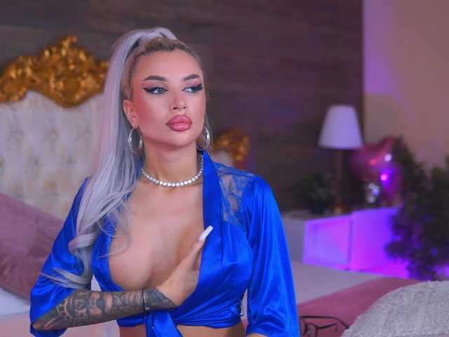 JuicyJessye's BongaCams show and profile