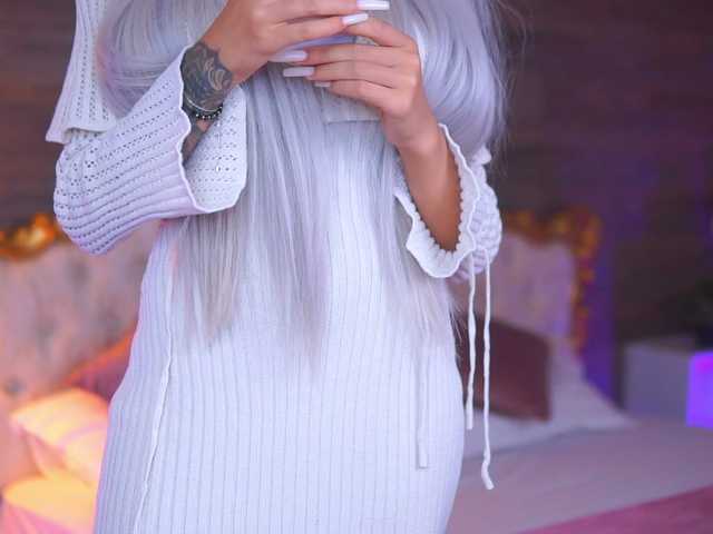 JuicyJessye's BongaCams show and profile