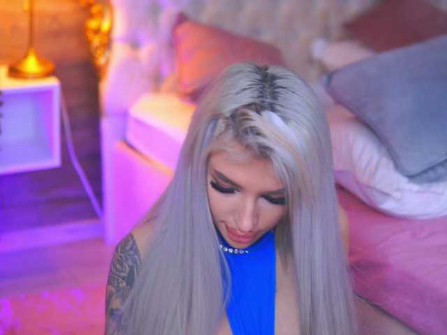 JuicyJessye's BongaCams show and profile