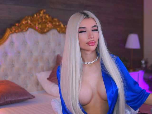 JuicyJessye's BongaCams show and profile