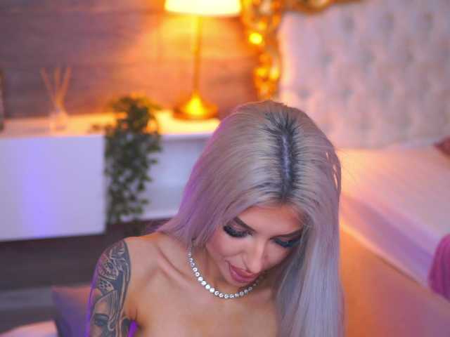 JuicyJessye's BongaCams profile