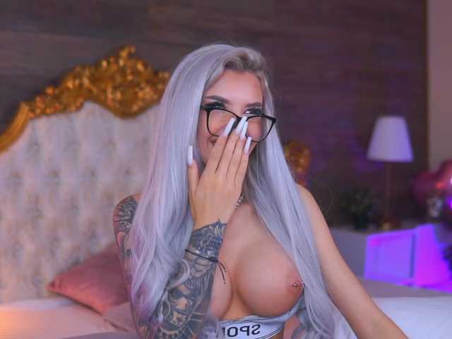 JuicyJessye's BongaCams show and profile