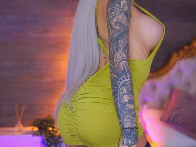 JuicyJessye's BongaCams show and profile