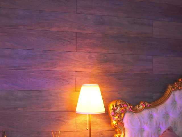 JuicyJessye's BongaCams show and profile