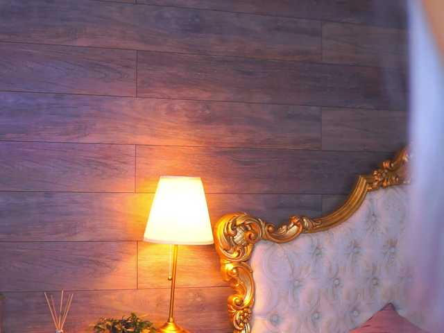 JuicyJessye's BongaCams profile