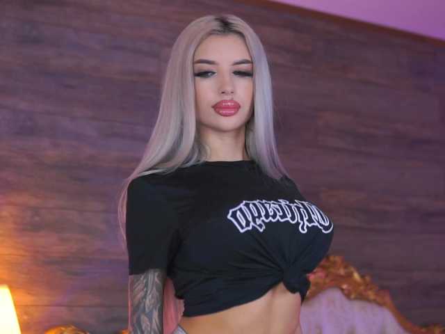JuicyJessye from BongaCams is Freechat