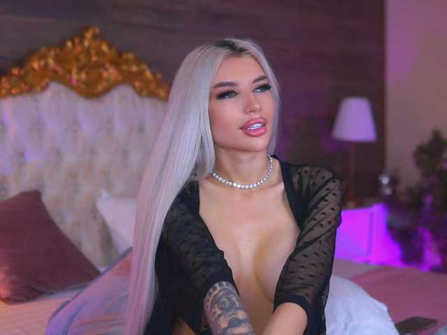 JuicyJessye's BongaCams show and profile