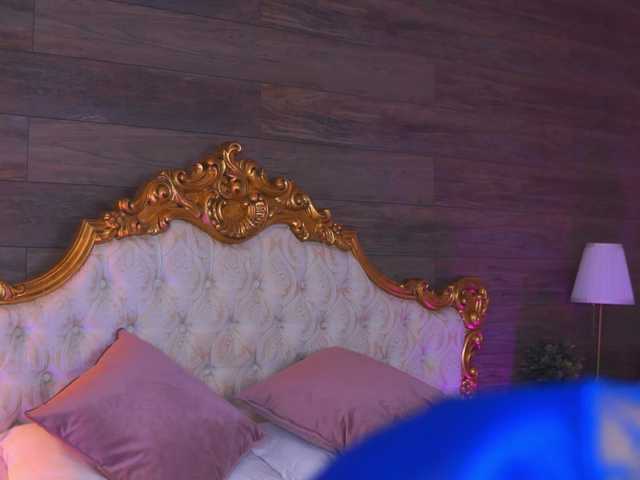 JuicyJessye's BongaCams show and profile