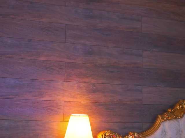 JuicyJessye's BongaCams show and profile