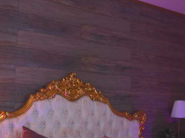 JuicyJessye's BongaCams show and profile