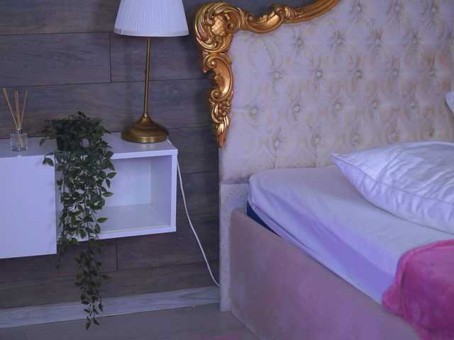 JuicyJessye's BongaCams show and profile