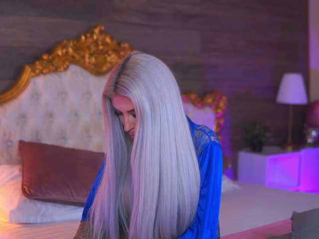 JuicyJessye's BongaCams show and profile