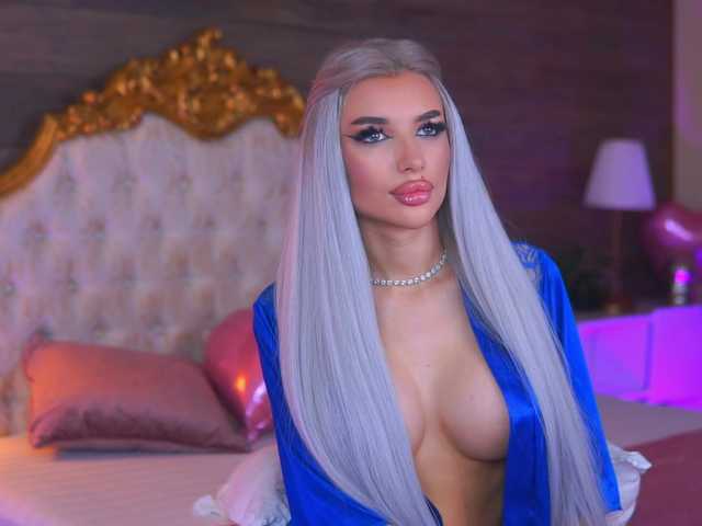 JuicyJessye's BongaCams show and profile