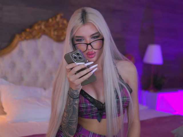  JuicyJessye chat room