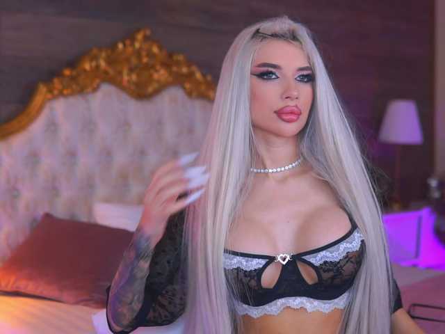 JuicyJessye's BongaCams show and profile